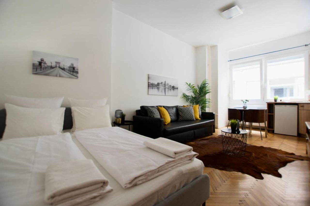 Standard Apartment By Hi5 - Petofi 12 Budapest Exterior photo