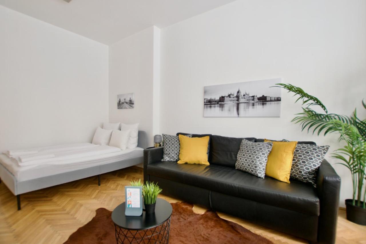 Standard Apartment By Hi5 - Petofi 12 Budapest Exterior photo