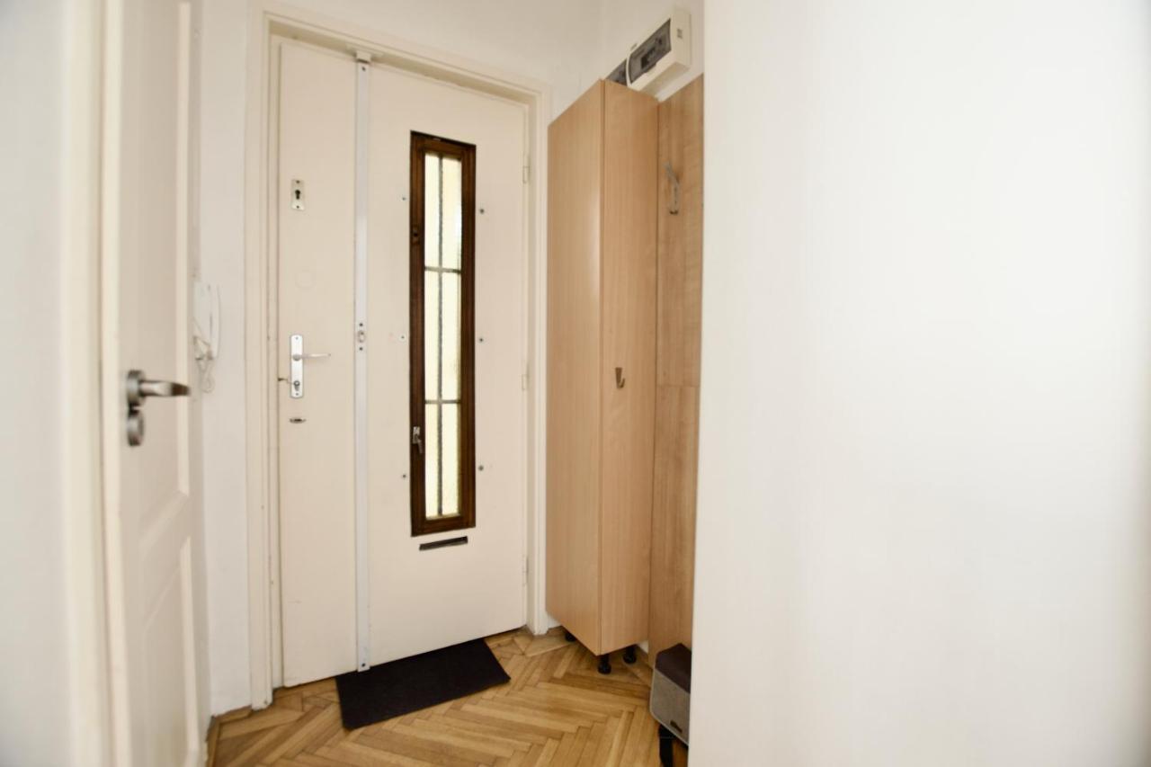 Standard Apartment By Hi5 - Petofi 12 Budapest Exterior photo